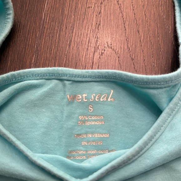 🟤 WET SEAL BLUE CROP TOP SIZE SMALL - Picture 2 of 2